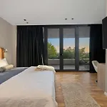 Luxury She For 6 People With 61 M2 Private Pool, Playground & Activities On-side For Adults And Kids Sterna
