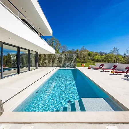 Villa Luxury She For 6 People With 61 M2 Private Pool, Playground & Activities On-side For Adults And Kids *