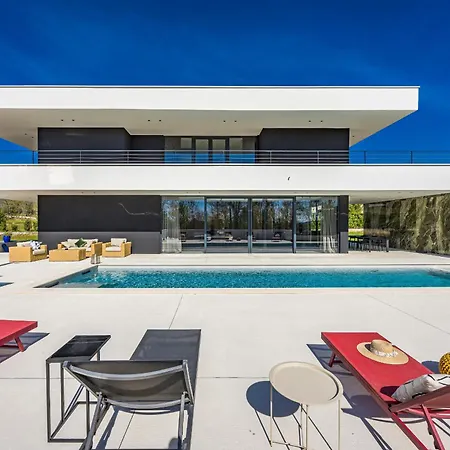 Luxury She For 6 People With 61 M2 Private Pool, Playground & Activities On-side For Adults And Kids *