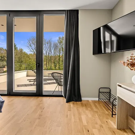 Luxury She For 6 People With 61 M2 Private Pool, Playground & Activities On-side For Adults And Kids *